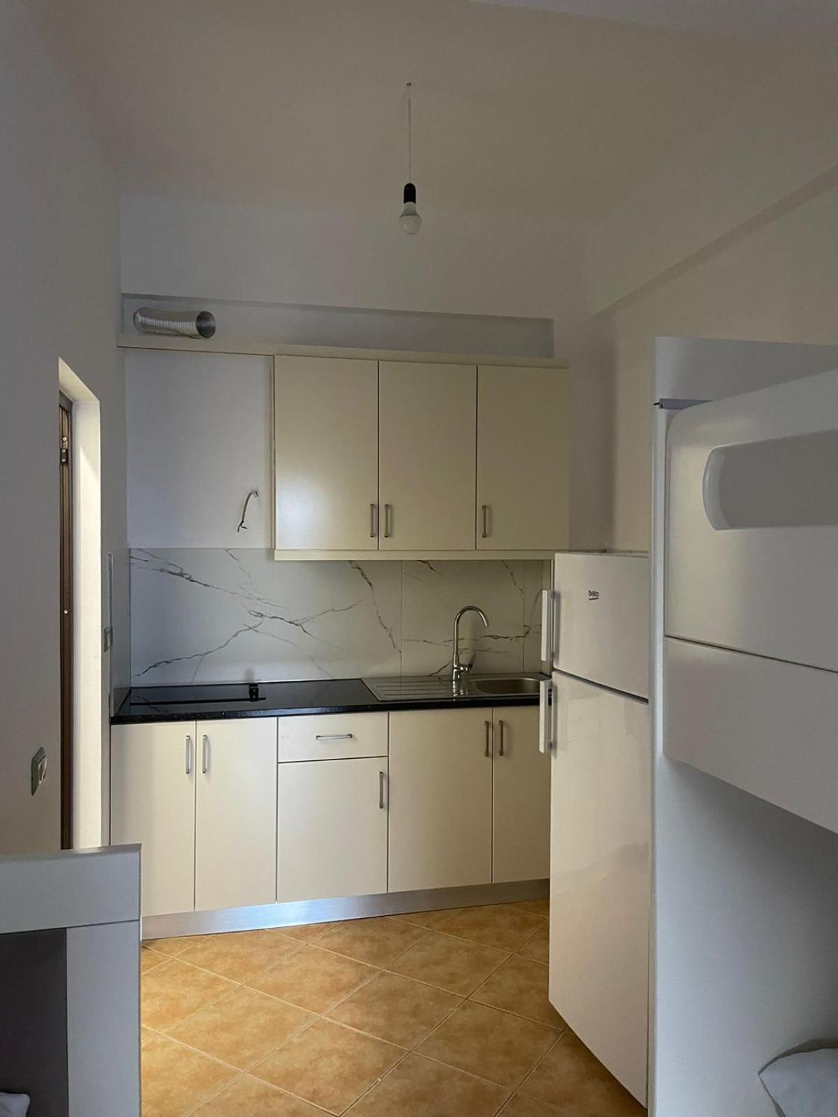 Borsh Beach Apartments - Bba Esterno foto